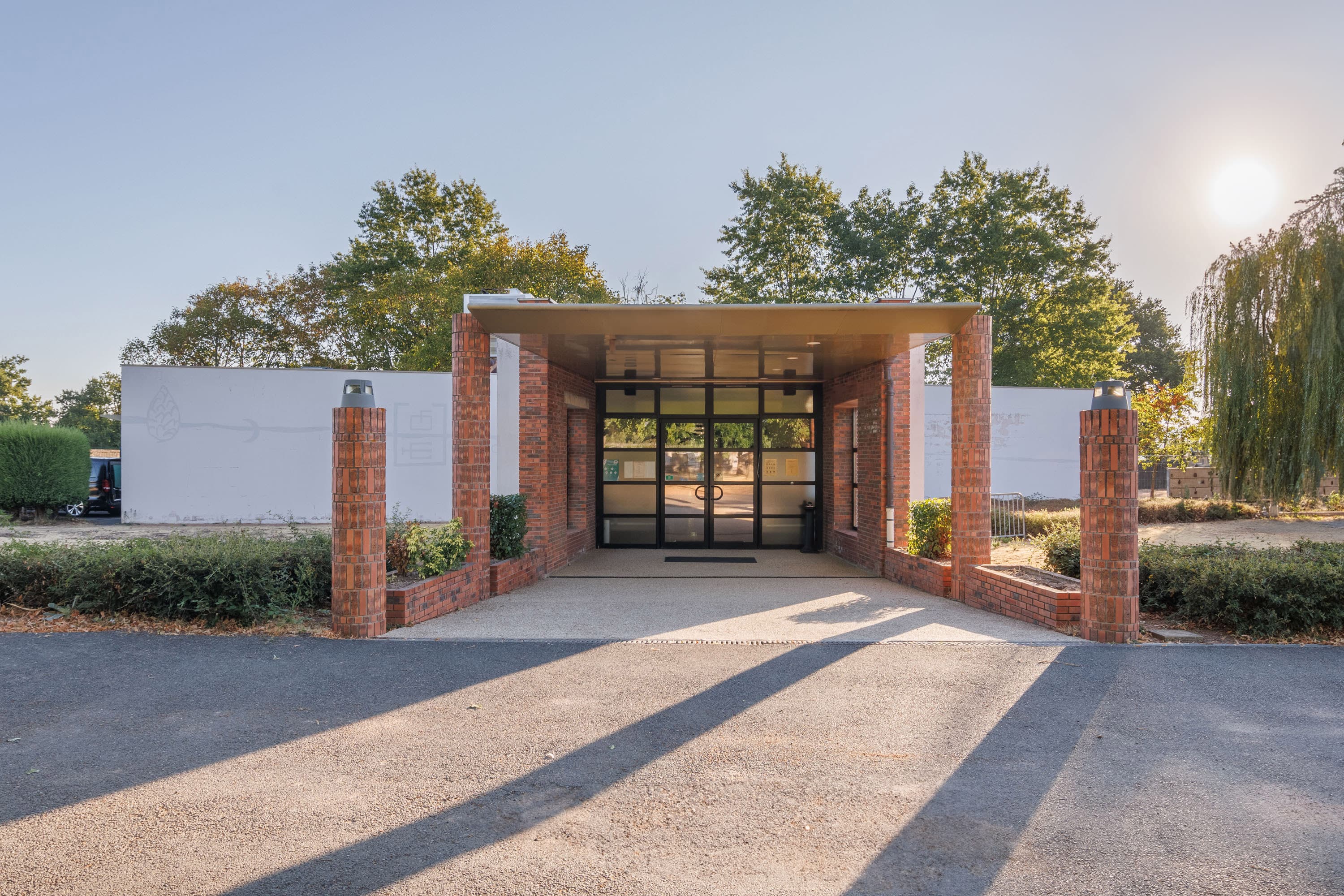 Façade du crématorium de Domérat